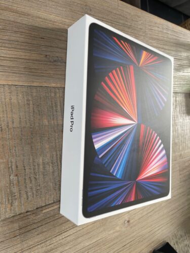 Apple iPad Pro (12,9″, Wi-Fi + Cellular, 256 GB) – Space Grau (5. Generation) photo review